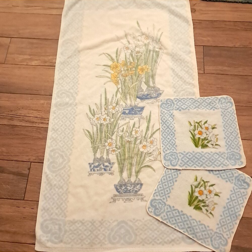 Vintage Fieldcrest daisy daffodil towel set bath washcloth blue‎ white lattice